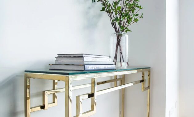 Is gold back in style for home decor