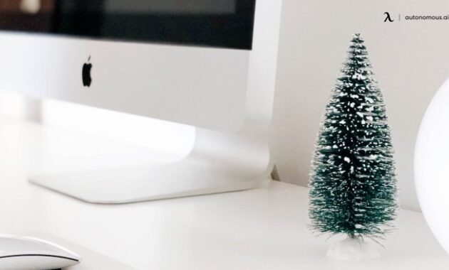 How to decorate an office christmas tree