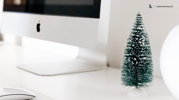 How to decorate an office christmas tree